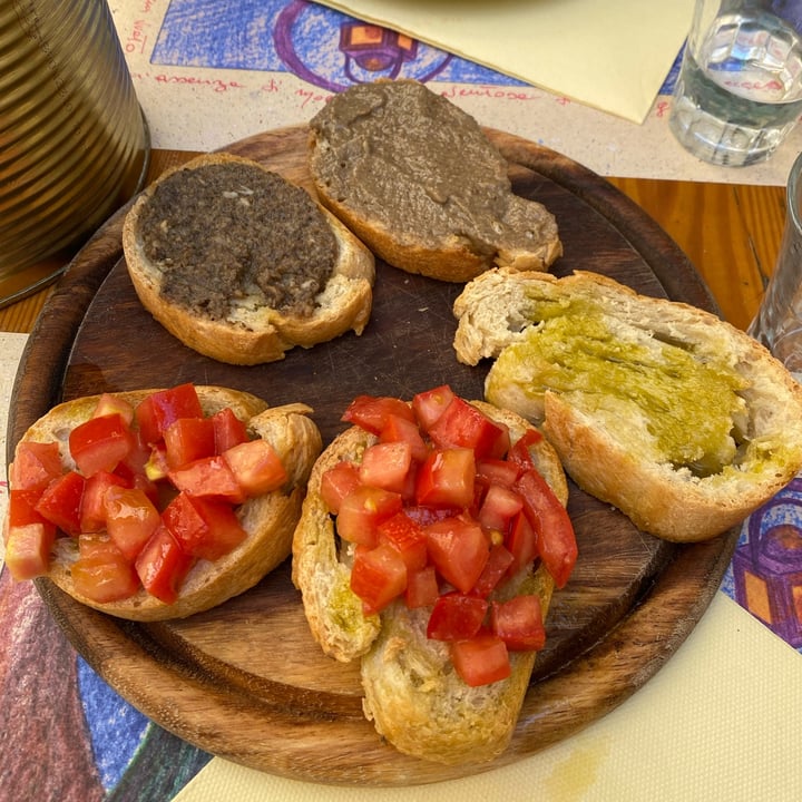 review photo of La Lanterna Ristorante Pizzeria Bruschette shared by @ariannaabilion on 25 Apr 2022 - review