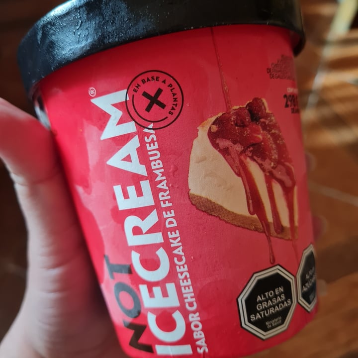 review photo of NotCo Not Icecream Cheesecake de Frambuesa shared by @beckyisvegan on 09 Dec 2021 - review
