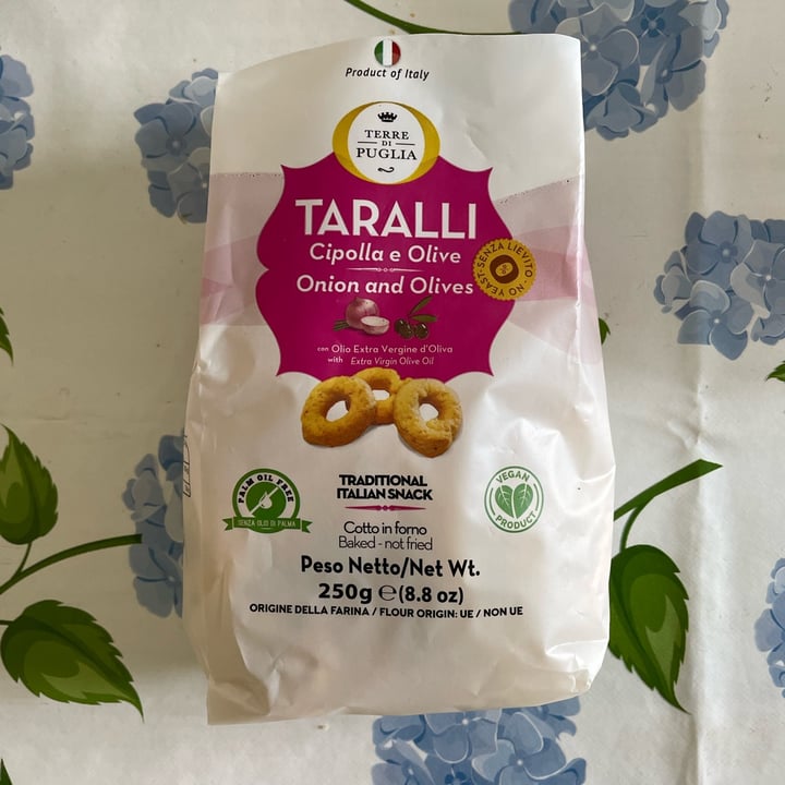 photo of Terre di Puglia taralli cipolla e olive shared by @akob98 on  16 Oct 2022 - review