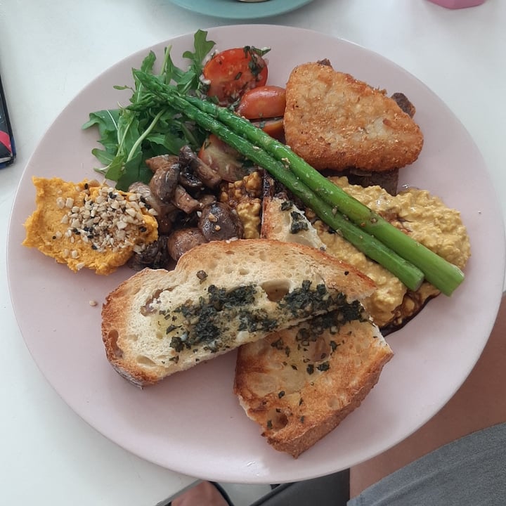 photo of KYND COMMUNITY Big Boss Breaky shared by @plantsfeelthough on  13 Feb 2021 - review