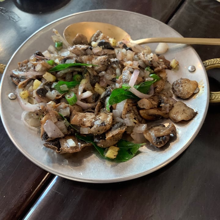 photo of The Mango Tree Mushroom Pepper Fry shared by @pal on  03 Oct 2020 - review