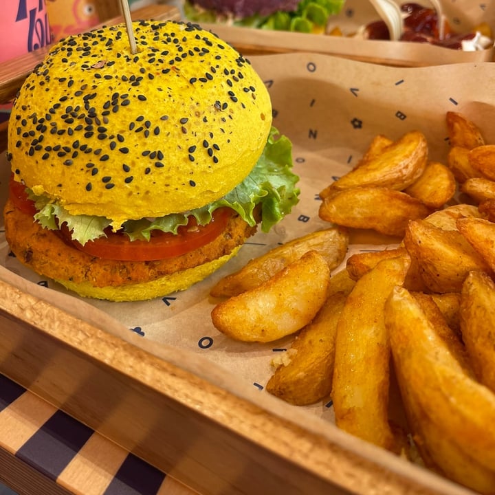 photo of Flower Burger spicy cecio shared by @elbeagle84 on  14 Jun 2022 - review