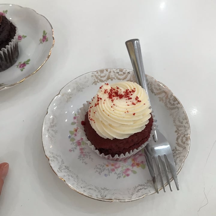 photo of Vida Bakery Red Velvet Cake shared by @arenavegan on  17 Dec 2022 - review