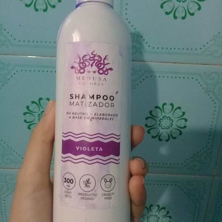 review photo of Medusa Colores Shampoo Matizador shared by @camiveggie on 08 Dec 2020 - review