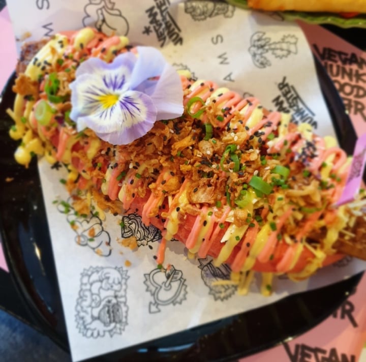 photo of Vegan Junk Food Bar Pinky Bratwurst XXXL shared by @veganprinc3ss on  19 Jan 2020 - review