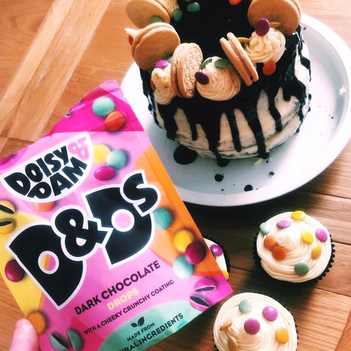review photo of Doisy & Dam Dark Chocolate Drops shared by @gabigoesgreener on 27 Mar 2021 - review