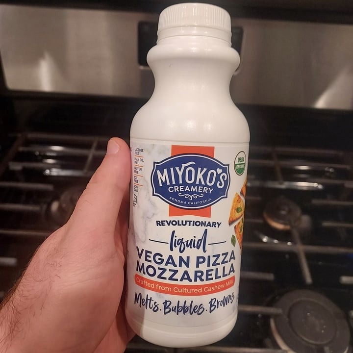 photo of Miyoko's Creamery Liquid Vegan Pizza Mozzarella shared by @spacedemon on  07 Dec 2021 - review