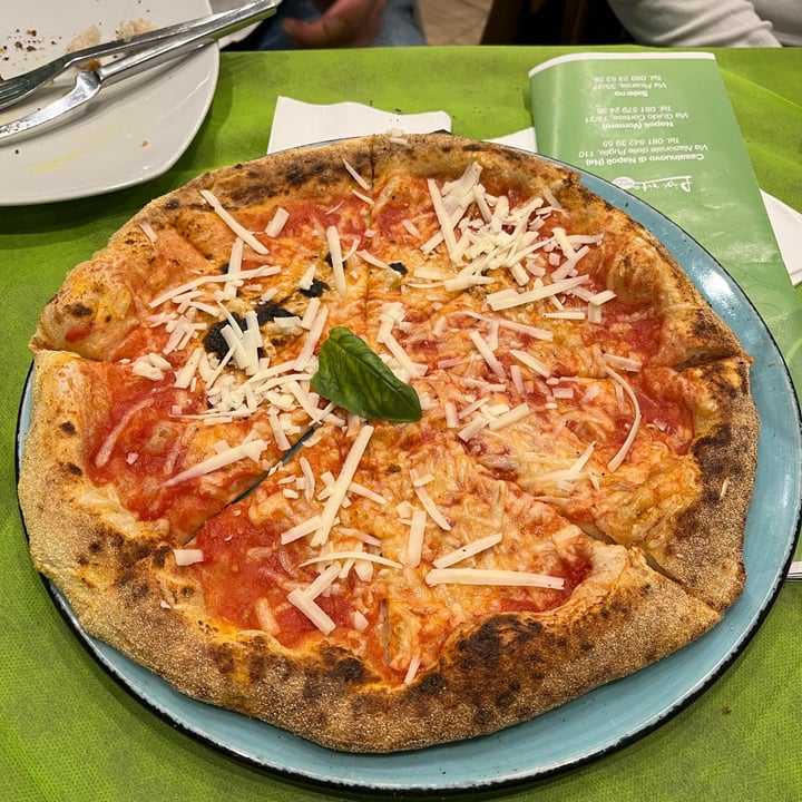 photo of Piperita Pizza margherita Vegan shared by @charlotteauxfraises on  23 Apr 2022 - review