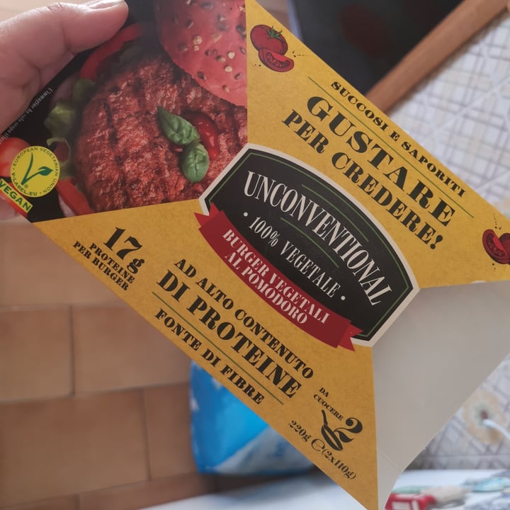 review photo of Unconventional Burger Vegetale Al Pomodoro - Tomato Burger shared by @fedeioli on 13 Jun 2022 - review