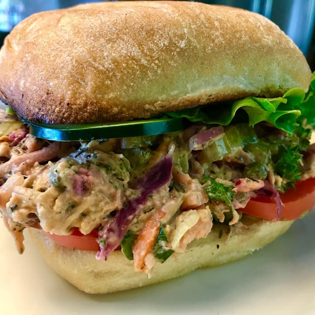「Creamy Jackfruit Salad Sandwich」の料理の写真