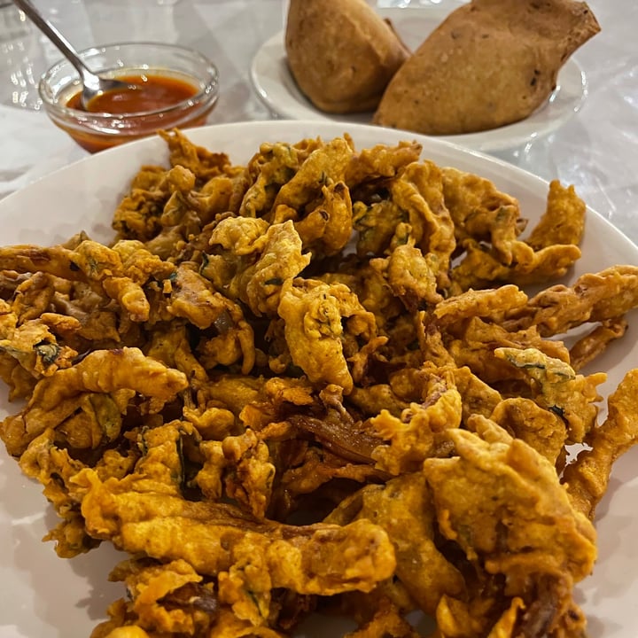 photo of Garnish Swakopmund Onion & Spinach Bhajiya shared by @meryl on  19 Aug 2021 - review