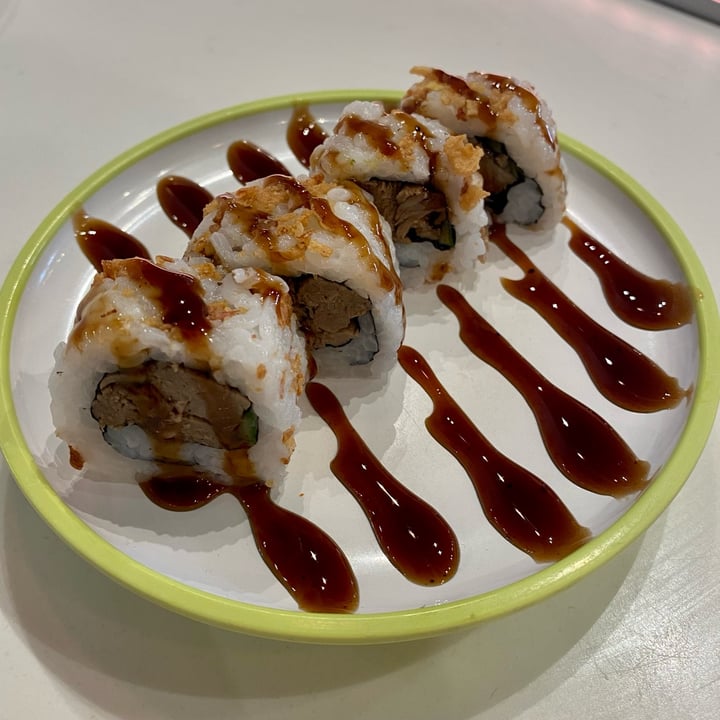 photo of Yo! Sushi - Newcastle Mock Duck Rocket Rolls shared by @meganthevegetable on  04 Jul 2022 - review