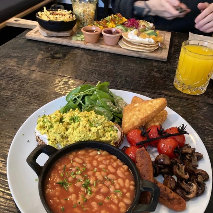 photo of Froindlichst english breakfast shared by @sarahcaraman on  19 Nov 2022 - review