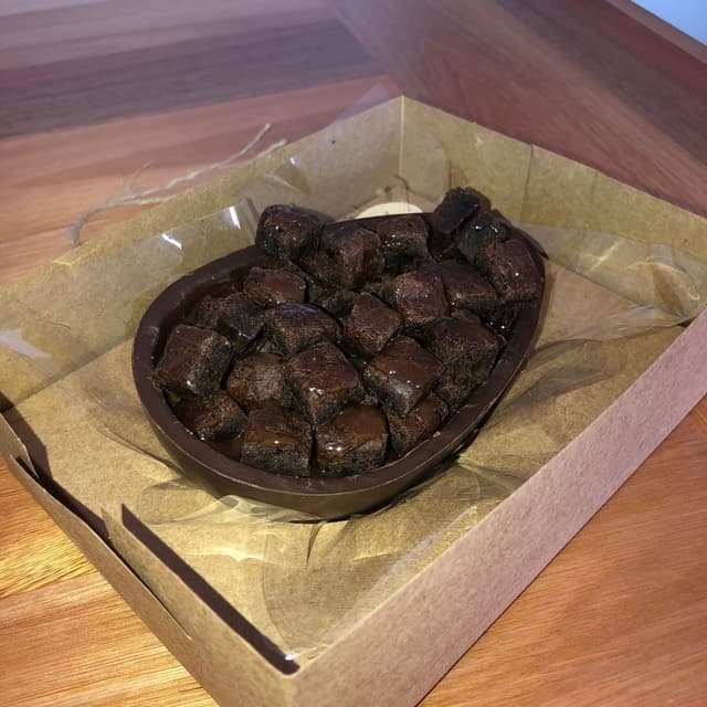 菜肴“Ovo de chocolate”的照片