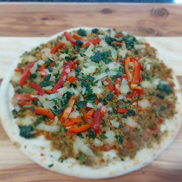 review photo of Woolworths Food Falafel & veg pizza shared by @kerrh on 18 Sep 2021 - review