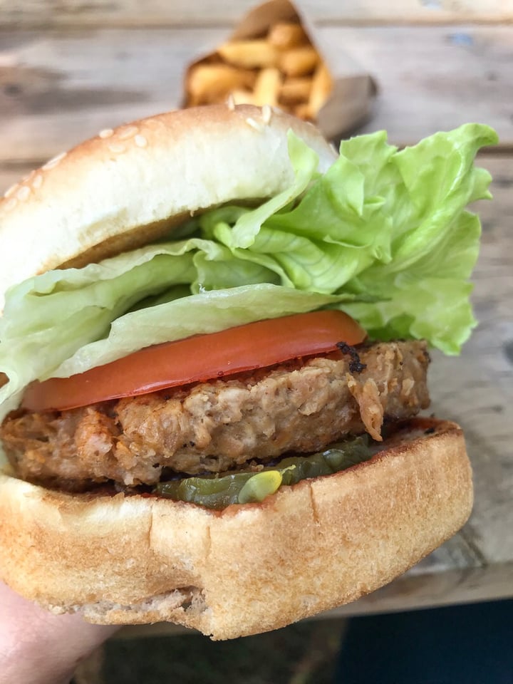 photo of A&W Canada Beyond Meat Burger shared by @seitanjunkie on  01 Aug 2019 - review