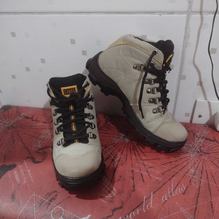 photo of Vegano Shoes Bota Shoes Cross shared by @tartareli on  17 Apr 2022 - review