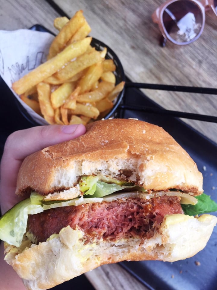 photo of Hudsons The Burger Joint (Stellenbosch) The Houdini Burger shared by @allywally on  11 Aug 2019 - review
