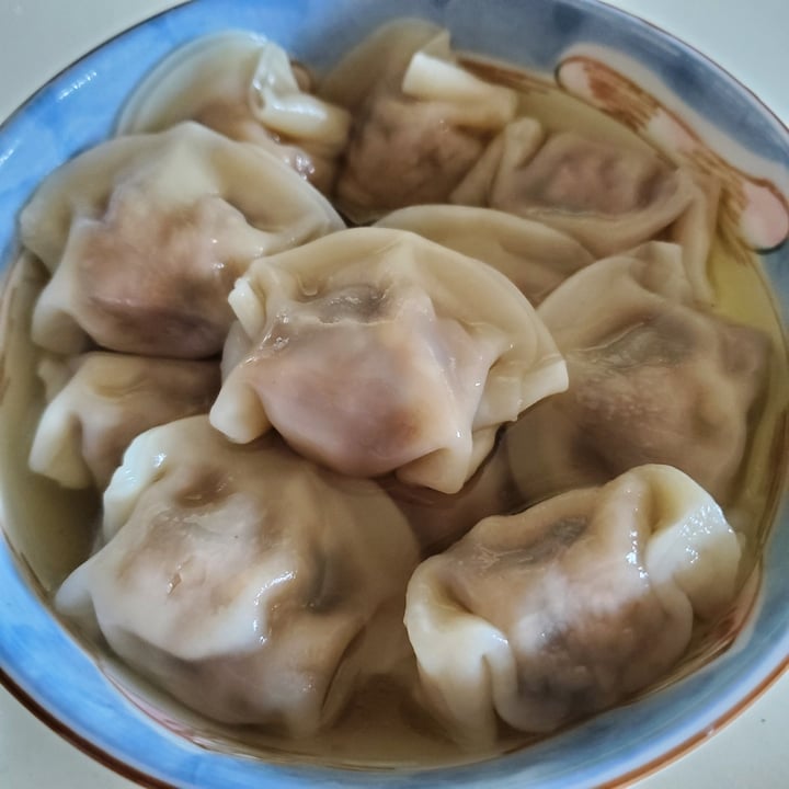 photo of Wanchai Ferry Black Pepper & Mushroom OmniPork Dumpling shared by @moosewong on  22 May 2020 - review