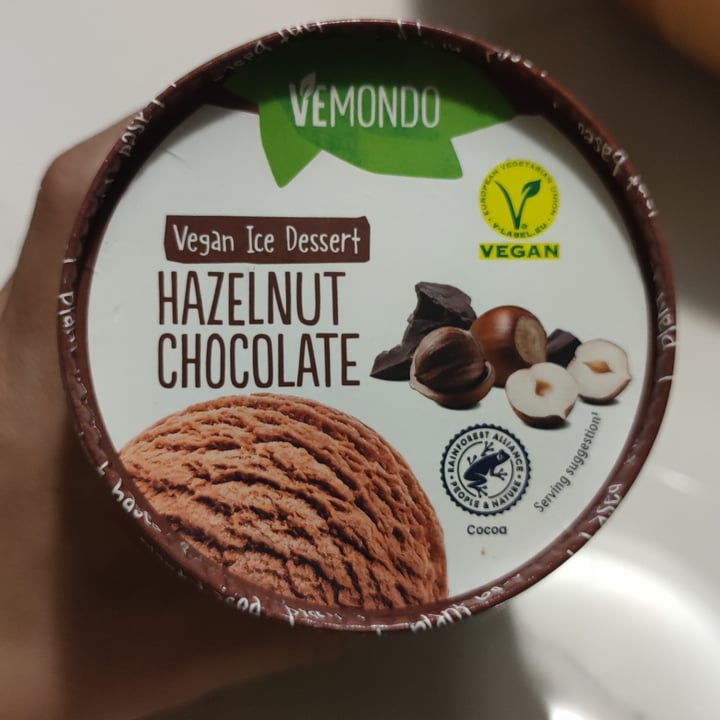 photo of Vemondo  Vegan Ice Dessert Hazelnut Chocolate  shared by @noema96 on  07 Aug 2022 - review