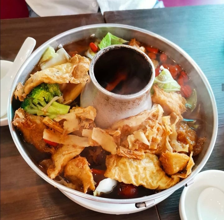 photo of New Fut Kai Vegetarian Restaurant Herbal Mushroom Steamboat shared by @plantiful on  12 Aug 2019 - review