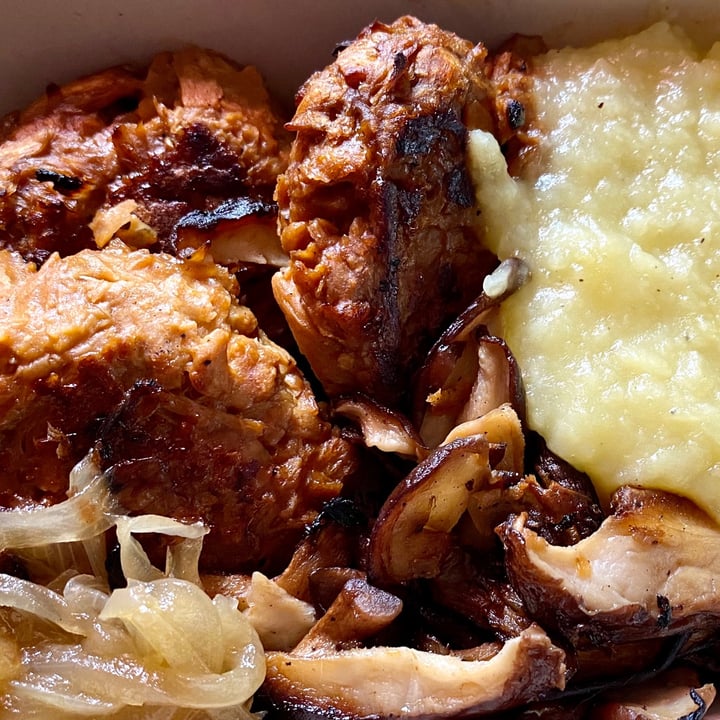 review photo of Hakuna Matata Veggie No rabo de toro shared by @belendharmakat on 14 May 2020 - review