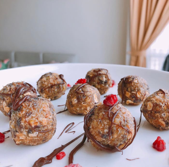 Three-ingredient Energy Date Balls