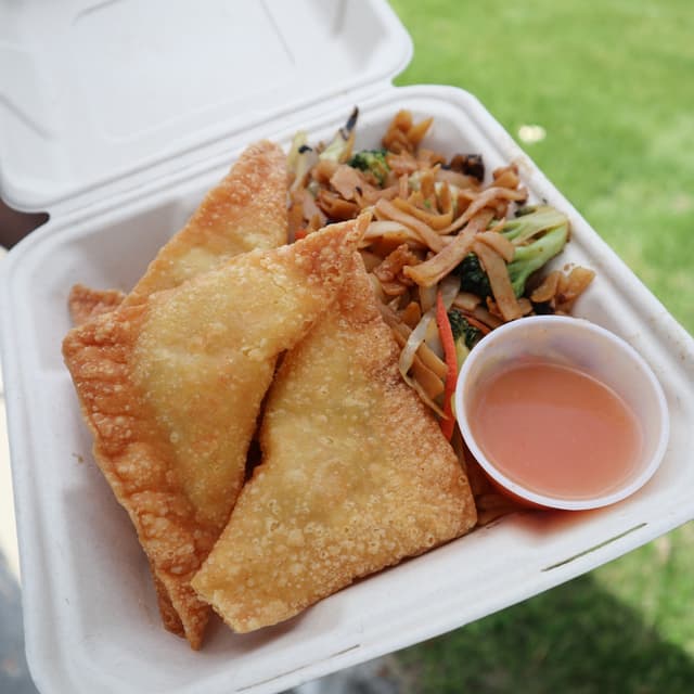 菜肴“Cheeseless Rangoons”的照片