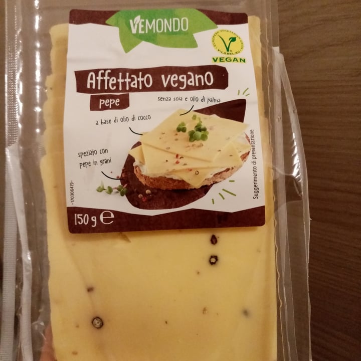 photo of Vemondo Affettato Vegano Pepe shared by @valeveg75 on  27 Jan 2022 - review