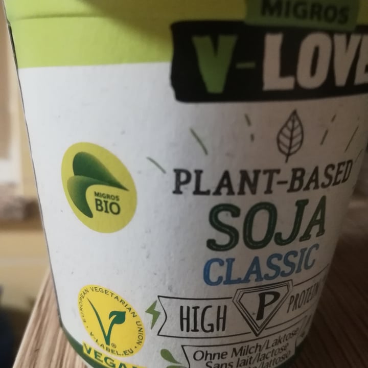 photo of Migros V-Love Plant Based Soja shared by @sig54 on  31 May 2022 - review