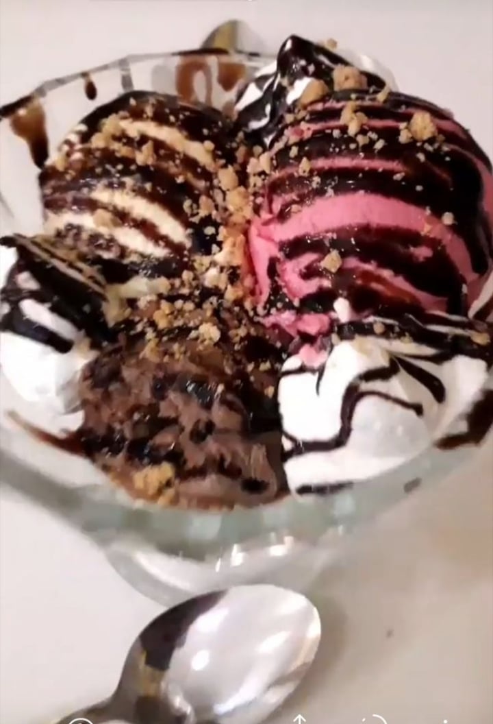photo of Loving Hut Microcentro Bochas de helado shared by @longnajamonster on  29 Aug 2019 - review