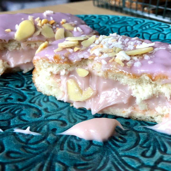 photo of Vandal Doughnuts Vegan Smoothie Bowl Doughnut shared by @novazhao on  27 Jun 2020 - review