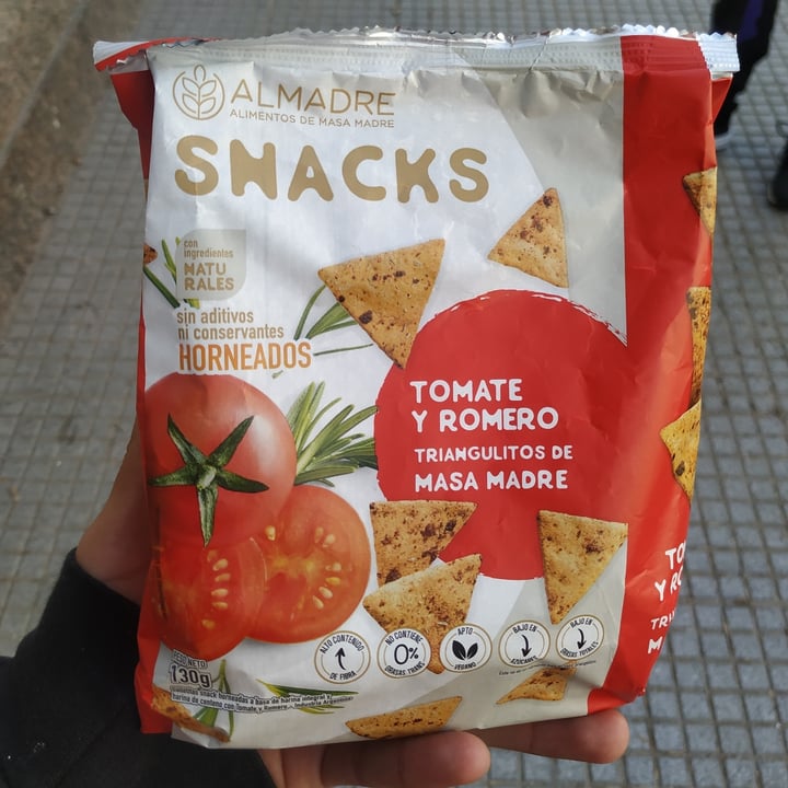 photo of Almadre Snacks. Triangulitos de Masa Madre. Tomate y Romero. shared by @lautarofrackiewicz on  07 Sep 2022 - review
