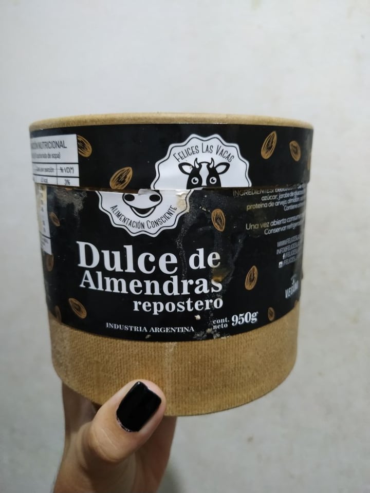 photo of Felices Las Vacas Untable de Almendras Sabor Dulce de Leche Repostero shared by @brengennaro on  01 Apr 2020 - review