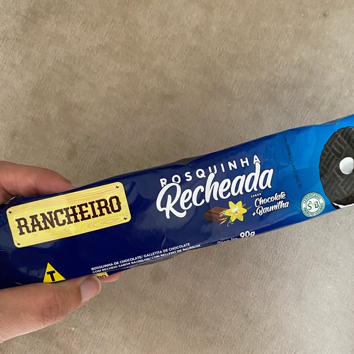 photo of Rancheiro Rosquinha Recheada Sabor Chocolate e Baunilha shared by @vegtododia on  14 Jan 2022 - review