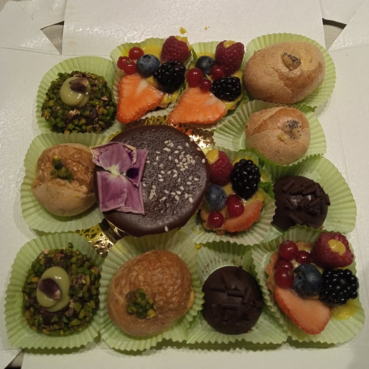 photo of Leccornie Pasticcini shared by @fledfay on  30 Nov 2021 - review
