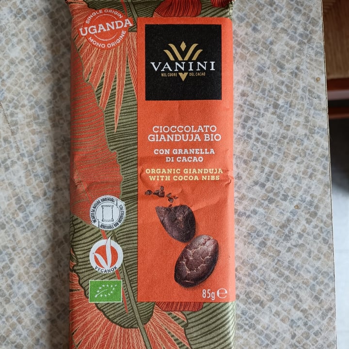 photo of Vanini Cioccolato Fondente Bio con gianduia e granella di cacao shared by @maribelecciu on  25 May 2022 - review