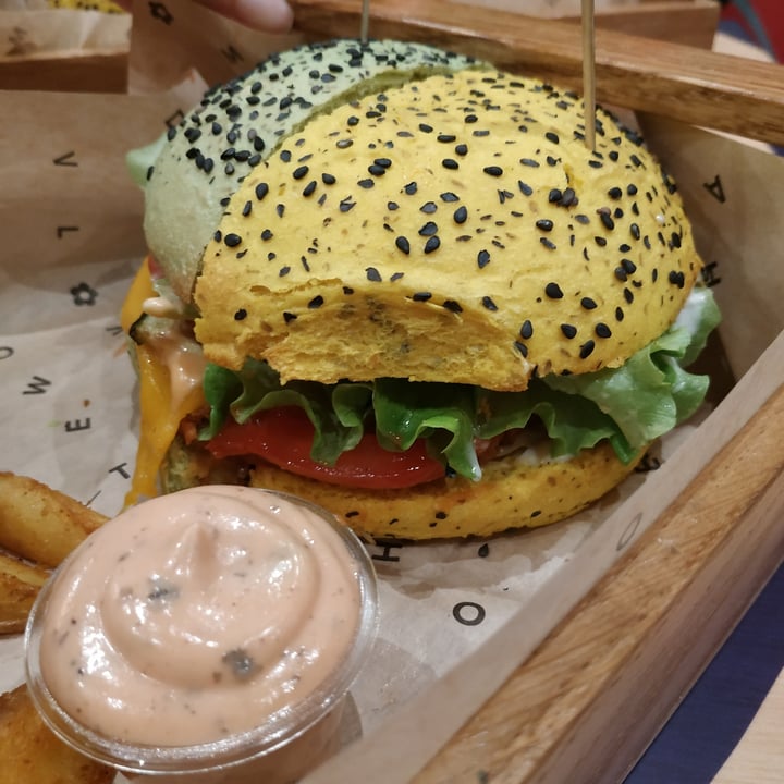 photo of Flower Burger Funky Cecio shared by @elenagobbo on  14 Dec 2021 - review