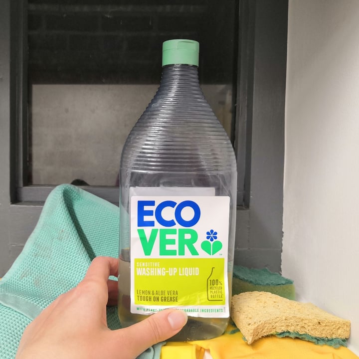 photo of Ecover Lemon and Aloe Vera Washing-up liquid shared by @ilariag on  19 Mar 2022 - review