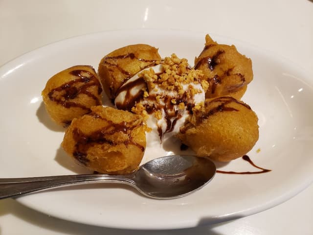 菜肴“Fried Banana with Ice Cream”的照片