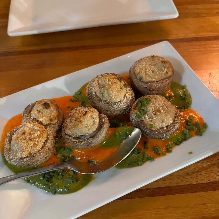 photo of Zest Kitchen & Bar Stuffed mushrooms shared by @jessicapalomino on  28 Aug 2022 - review