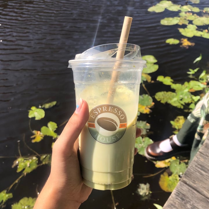 Espresso house Ice matcha vanilla Review | abillion