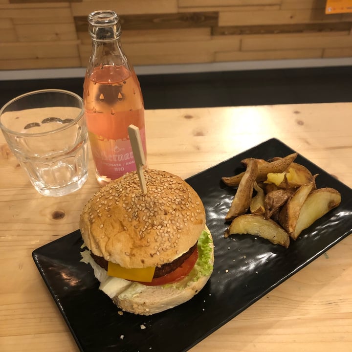 photo of ...IDEM CON PATATE Burger shared by @selenagasparetto on  22 Nov 2021 - review