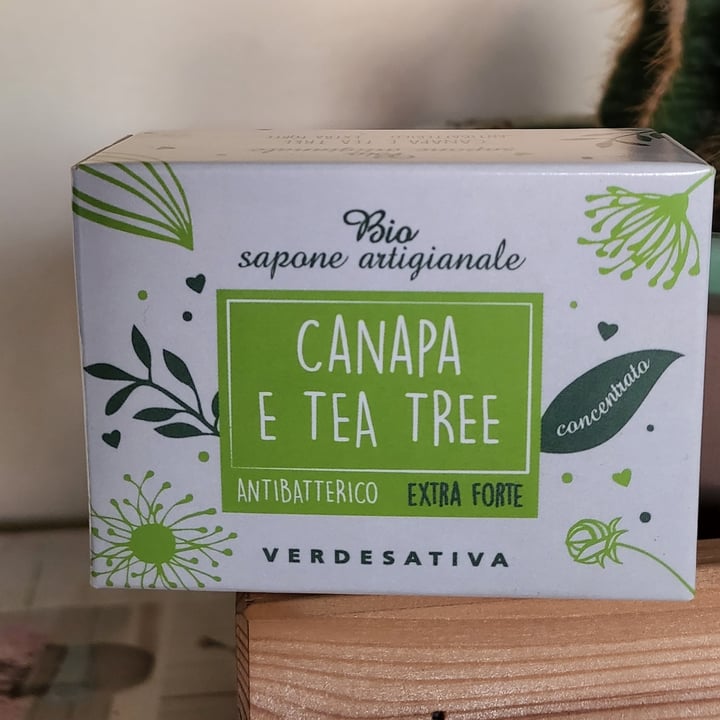 photo of Verdesativa sapone canapa e tea tree shared by @emmacoco69 on  23 Aug 2022 - review