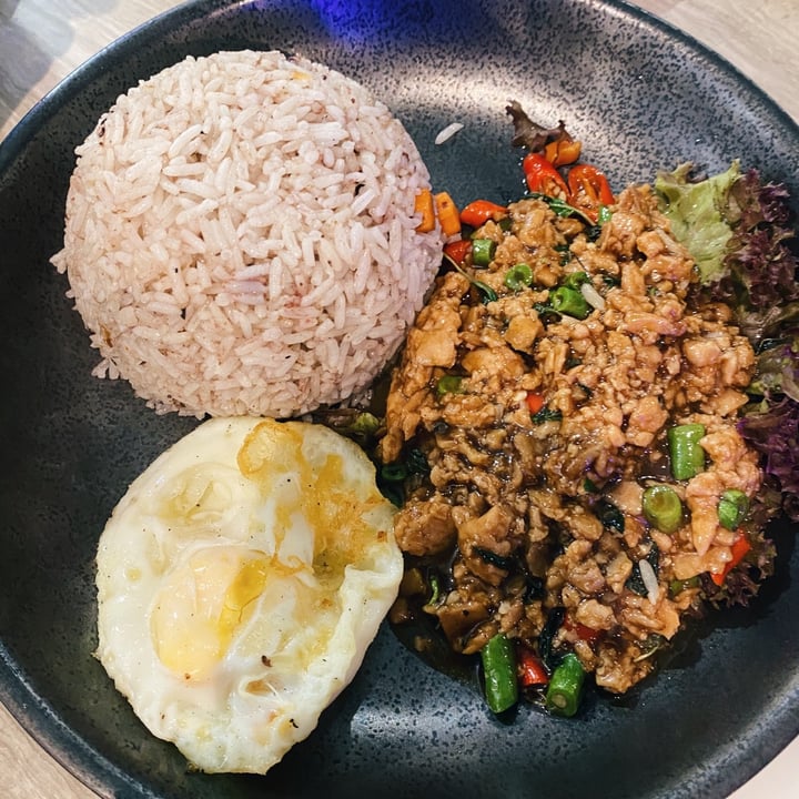 photo of Bangkok Jam Ka Pow Omnimeat With Black Olive Fried Rice shared by @browngirlvegan on  17 Mar 2021 - review