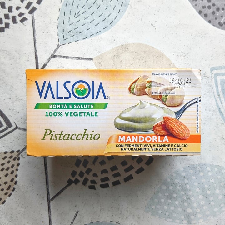 photo of Valsoia Pistacchio Mandorla shared by @davide on  19 Jan 2022 - review