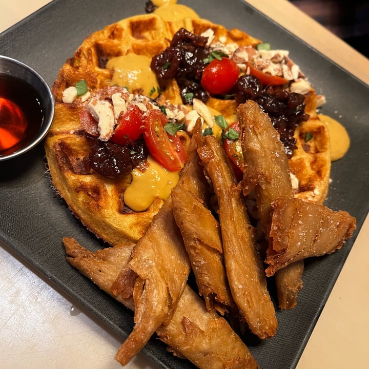 photo of Vital Root chick’n & Waffles shared by @theplantbasedbassist on  29 Oct 2022 - review