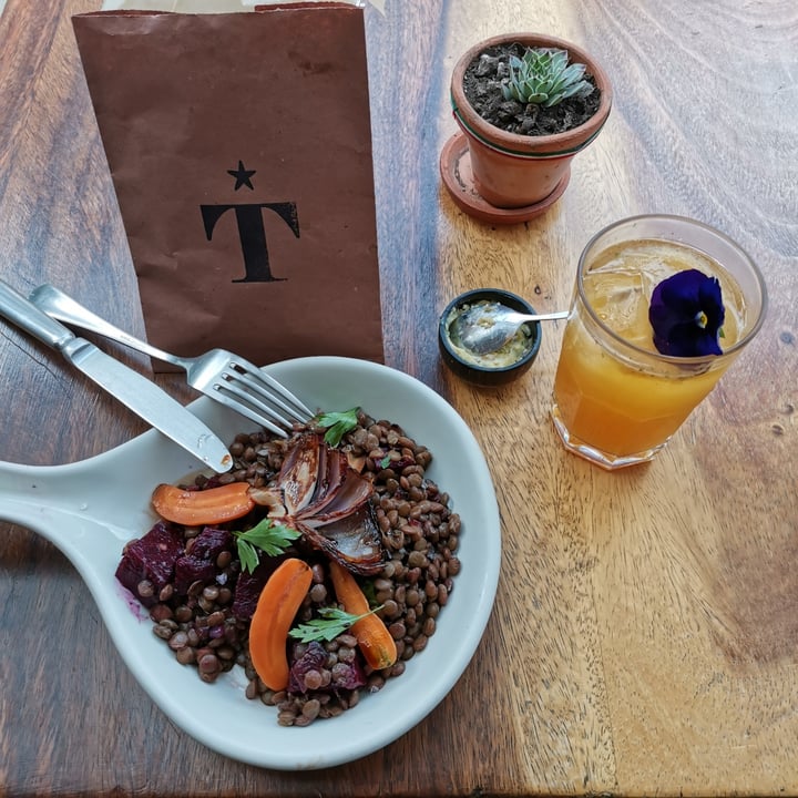 photo of Caffe Toscano Ensalada de lenteja con betabel shared by @anzengreen on  27 Sep 2021 - review