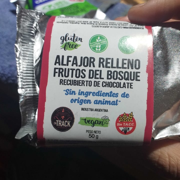 photo of On Track Alfajor Relleno Cacao shared by @daimonion on  03 Jul 2021 - review