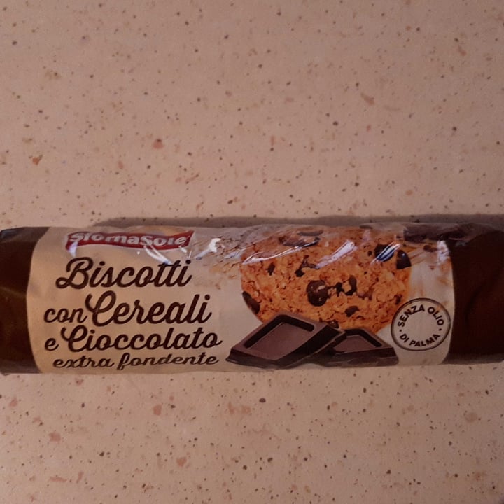 photo of Sfornasole Biscotti con cereali e cioccolato shared by @paoveg on  22 Dec 2022 - review